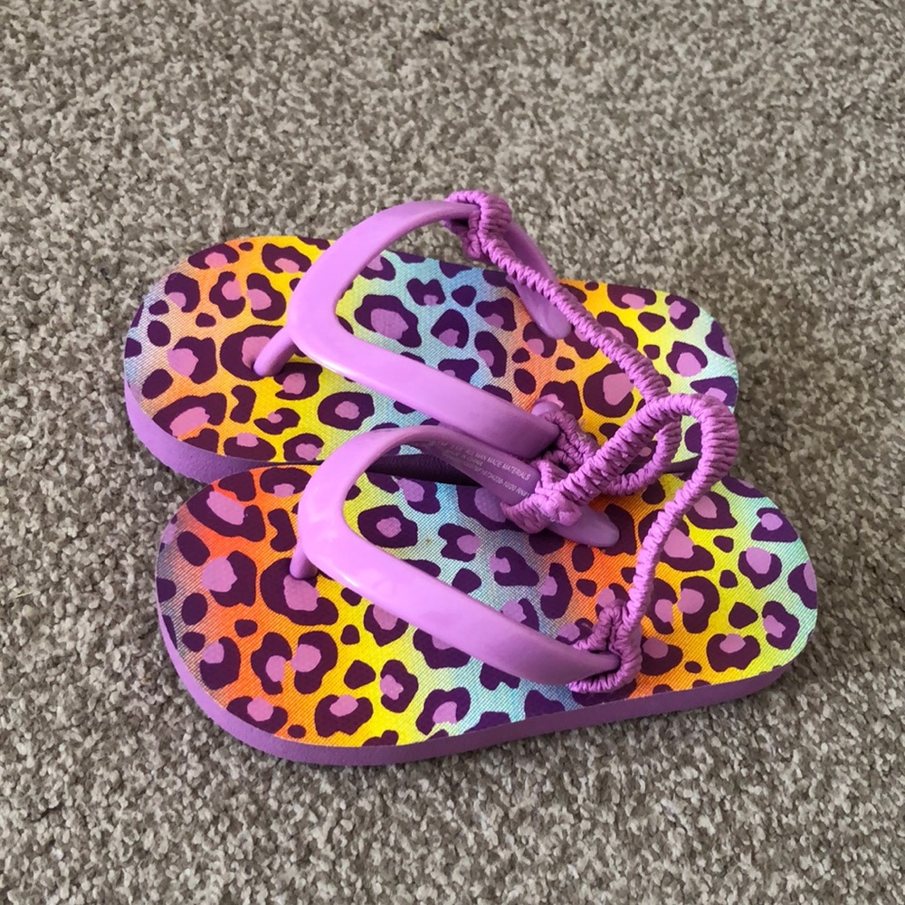 Never worn girls flip flops 💓💓